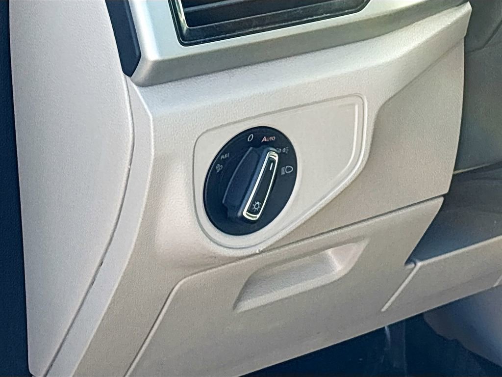 Used 2023 Volkswagen Atlas SE image 10