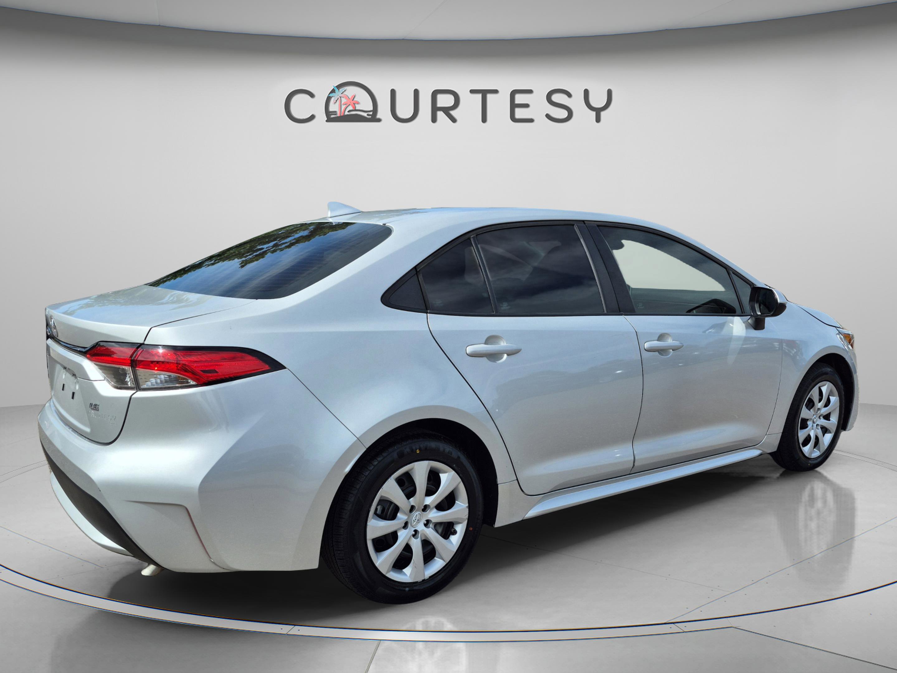 Used 2021 Toyota Corolla LE FWD image 5