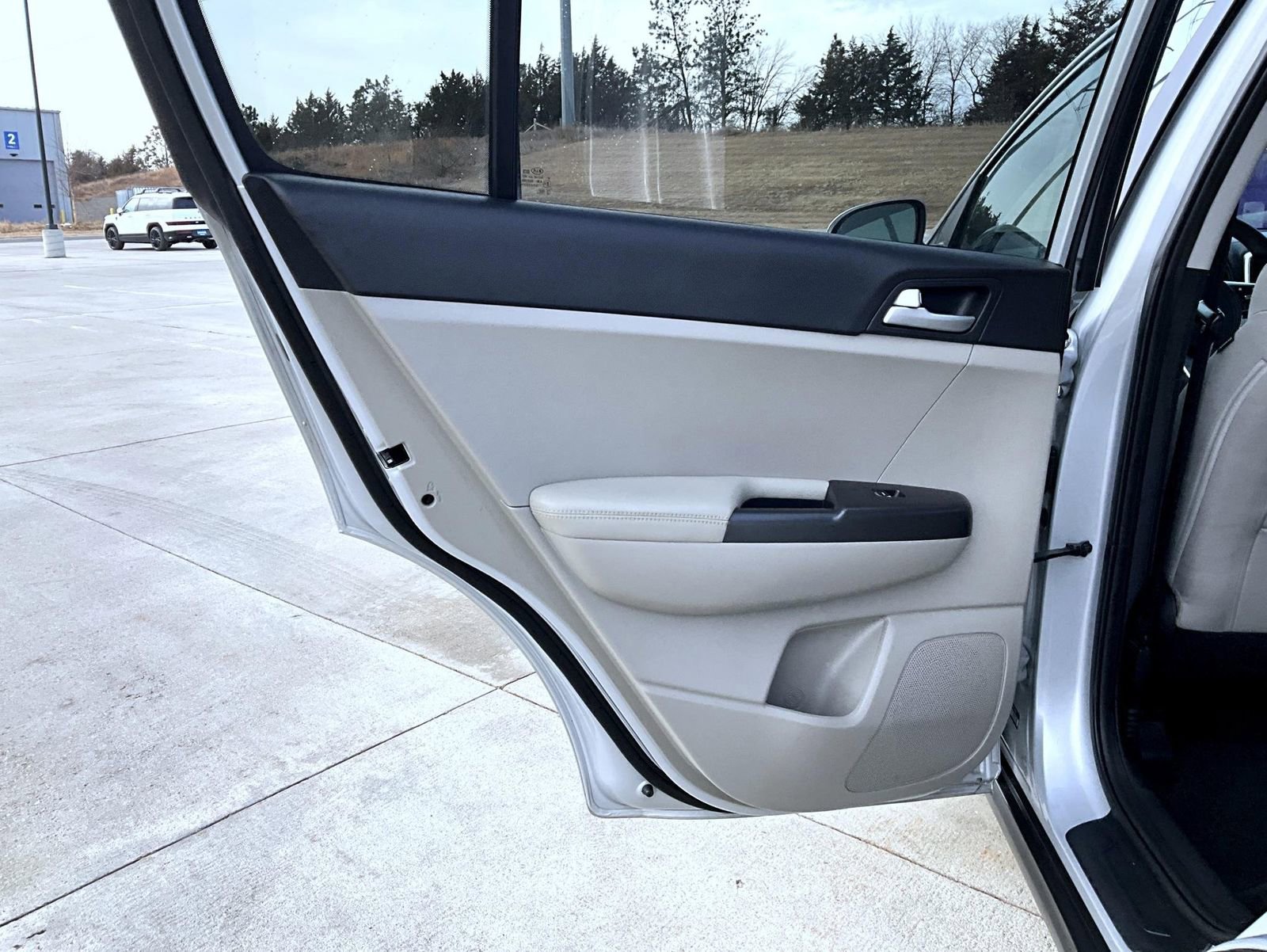 Used 2020 Kia Sportage LX image 20