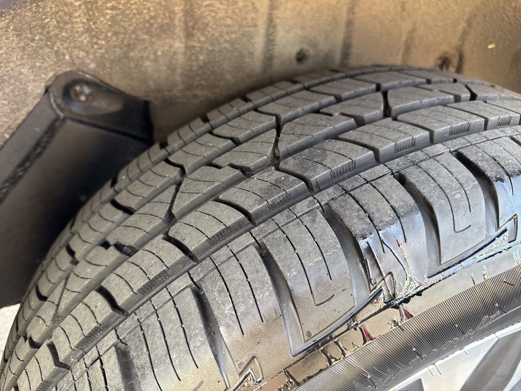 Used 2020 Toyota Highlander XLE image 51