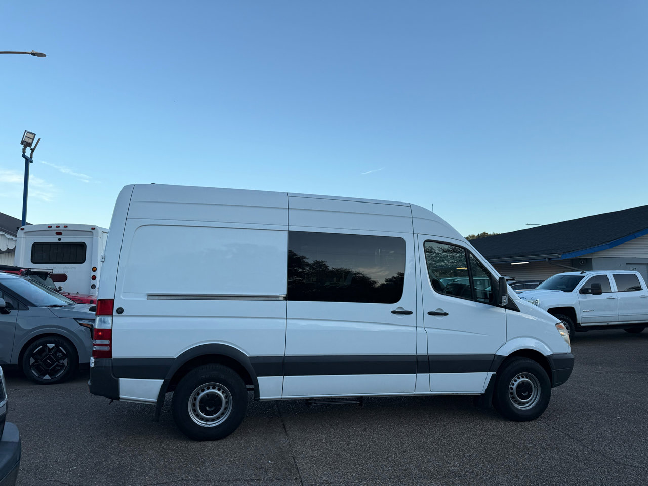 Used 2008 Dodge Sprinter 2500 image 3