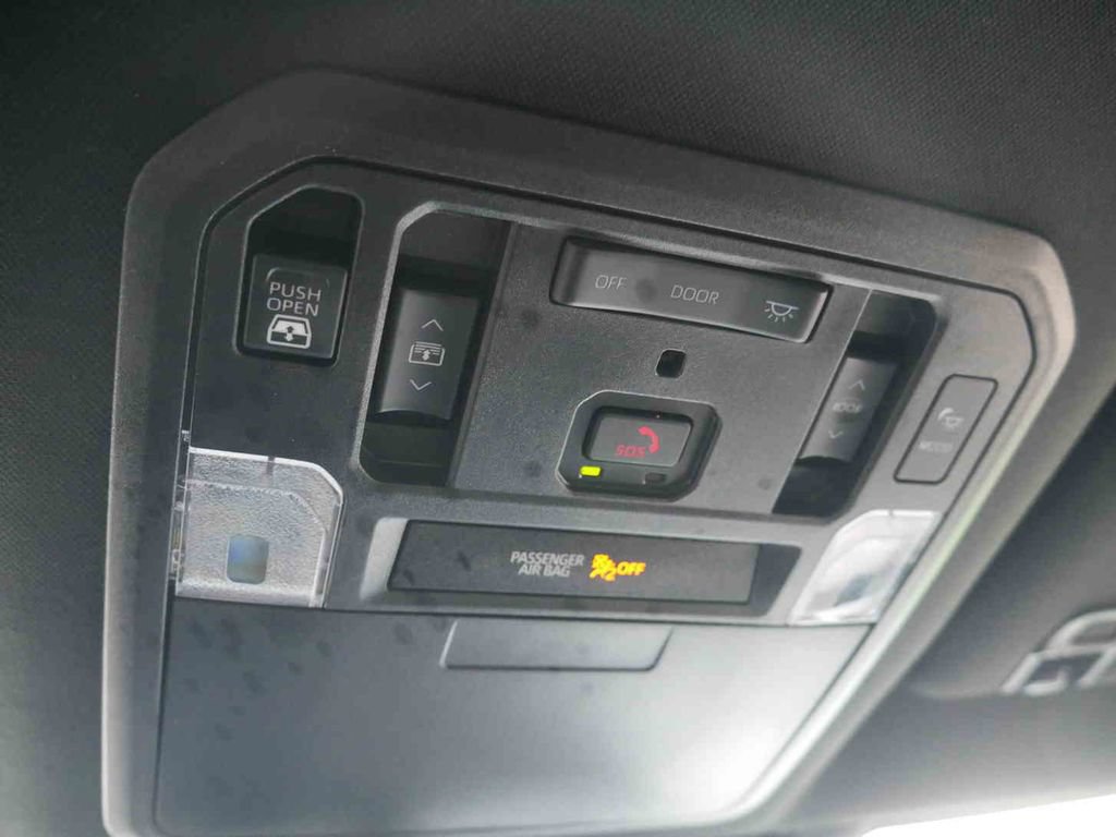 Used 2024 Toyota Tundra Platinum AWD/4WD image 36