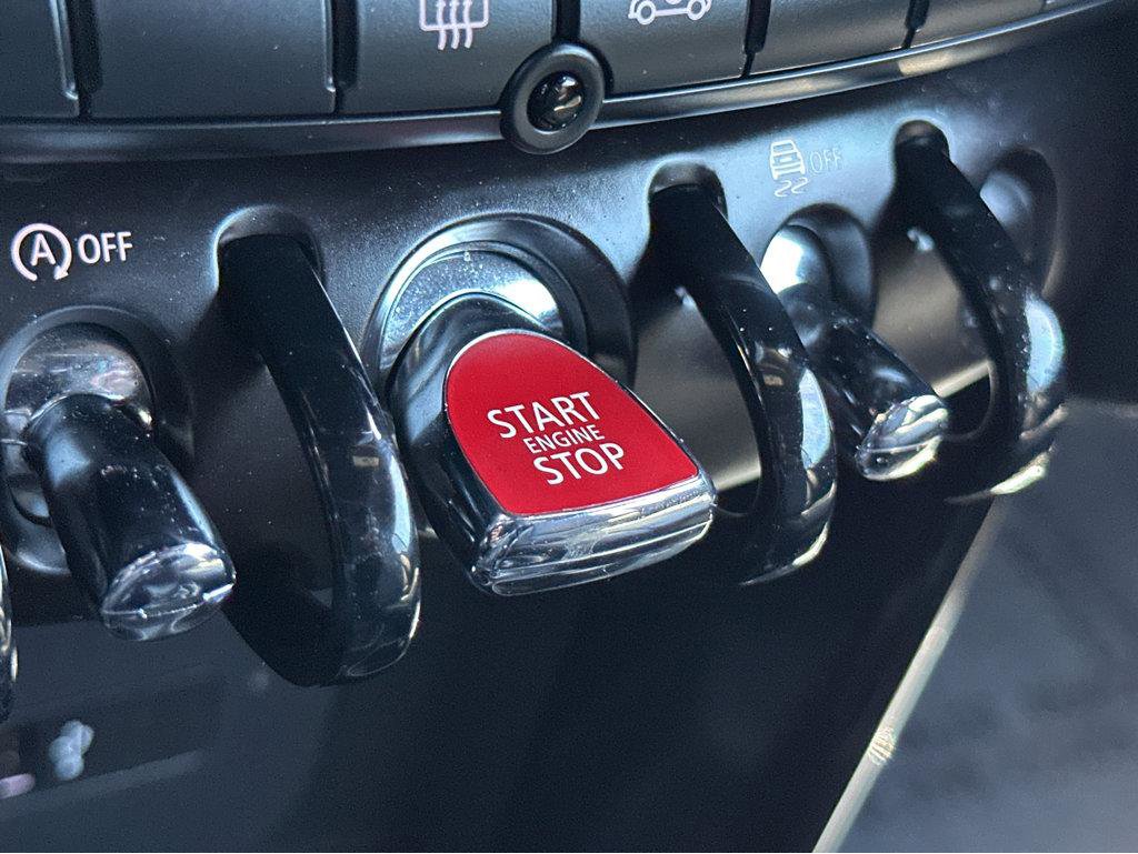 Used 2019 MINI Cooper Convertible image 23