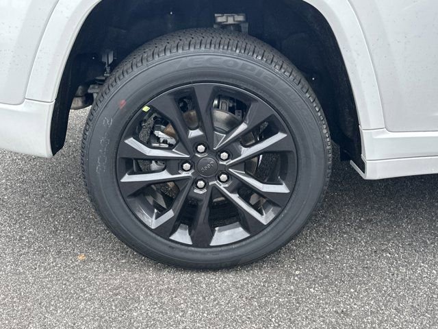 New 2026 Jeep Grand Cherokee Limited image 17