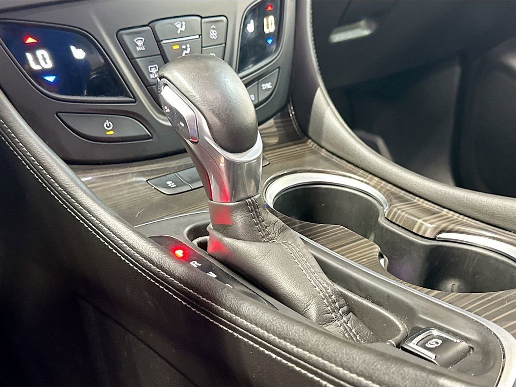 Used 2020 Buick Envision Essence FWD image 17