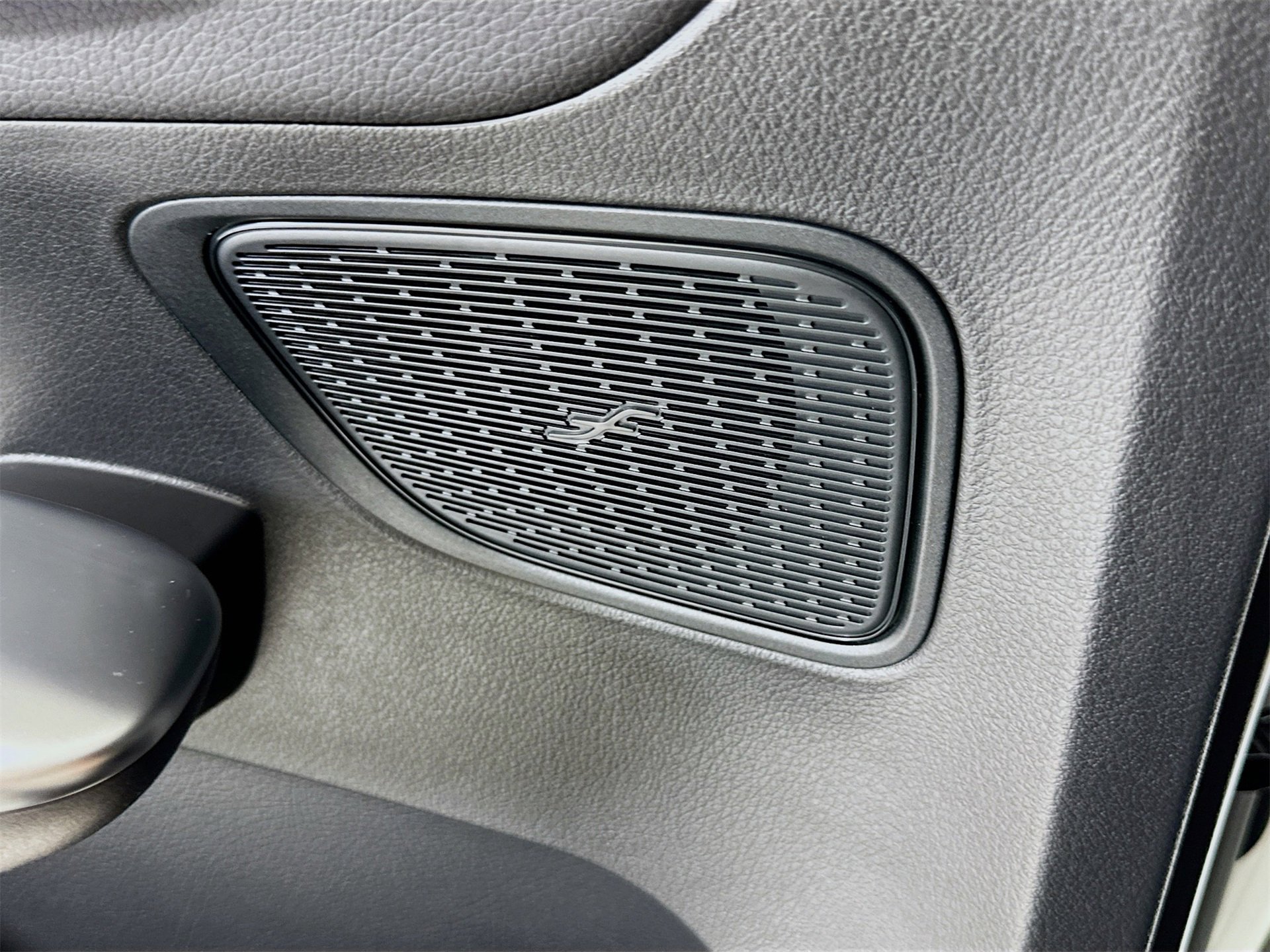 Certified 2025 Mercedes-Benz GLC 300 image 26