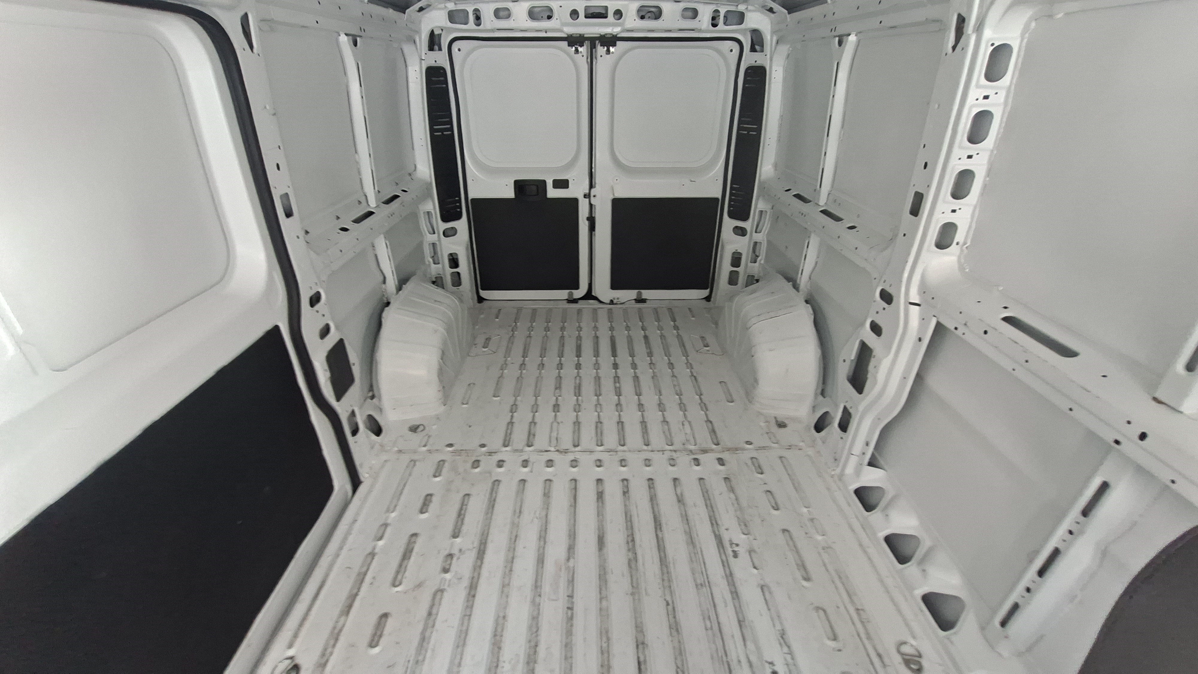 Used 2025 RAM ProMaster 2500 w/ Convenience Group FWD image 21