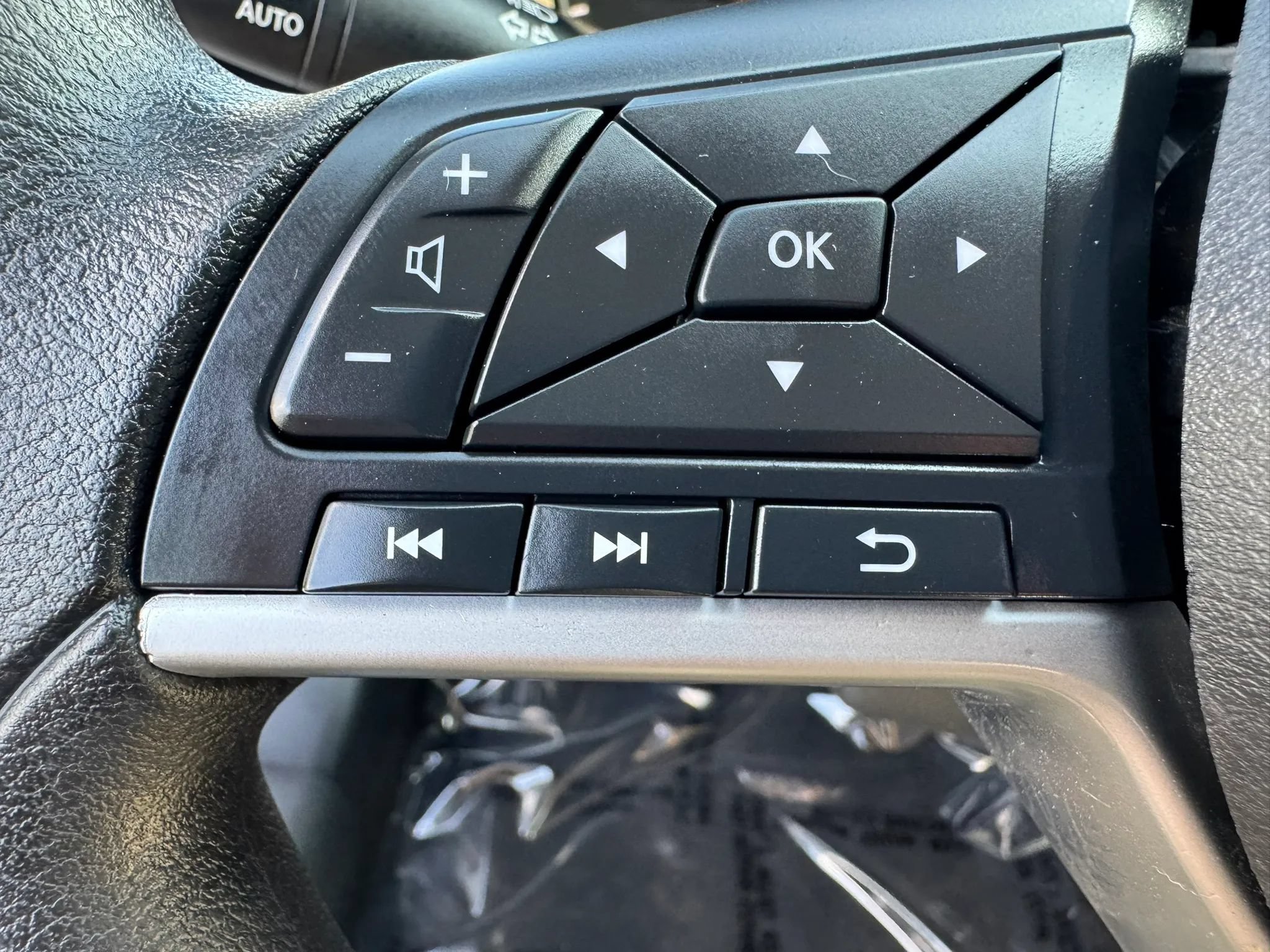 Used 2025 Nissan Altima 2.5 SV FWD image 15