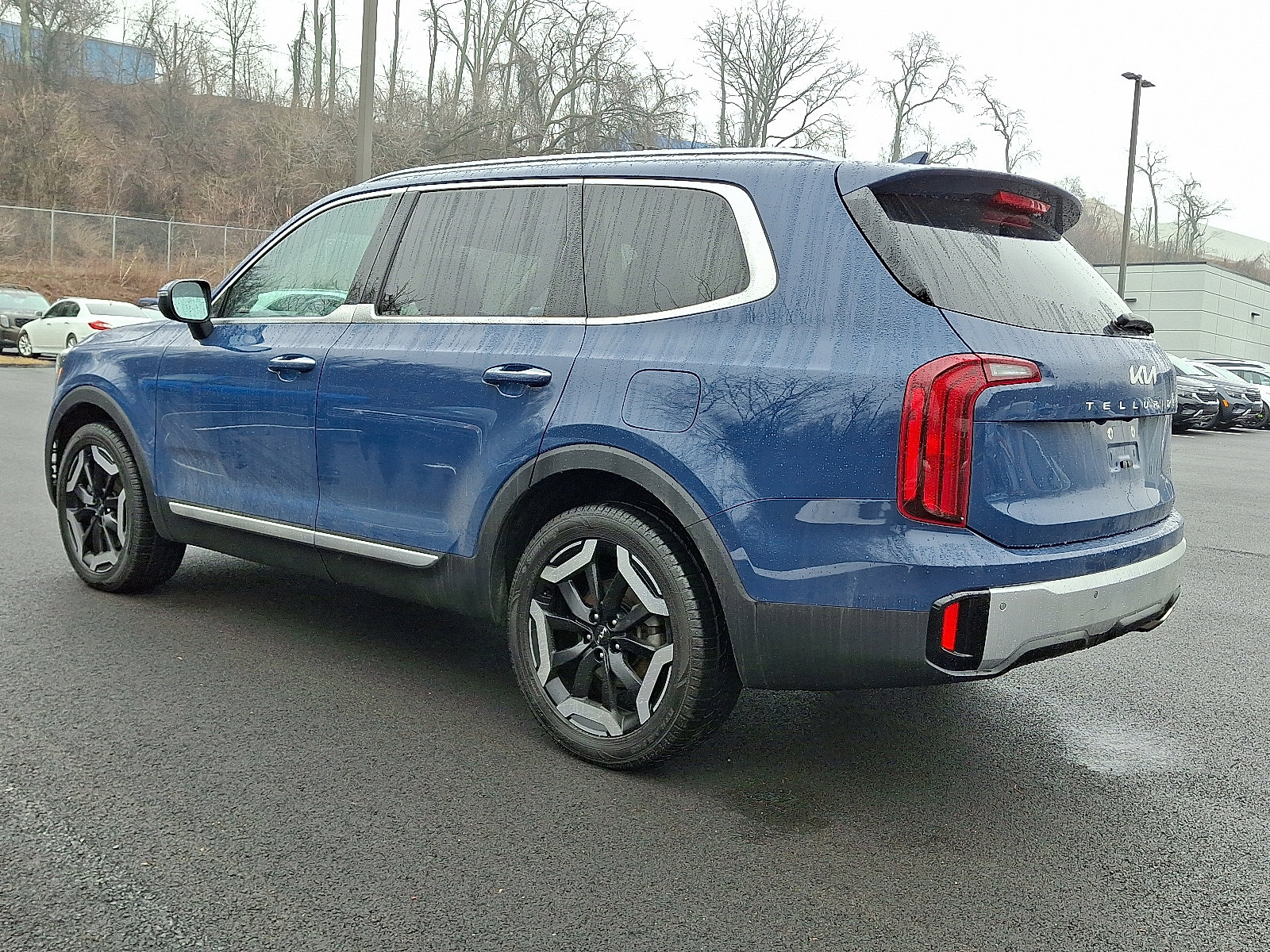 Used 2023 Kia Telluride S w/ S Sunroof Package AWD/4WD image 4