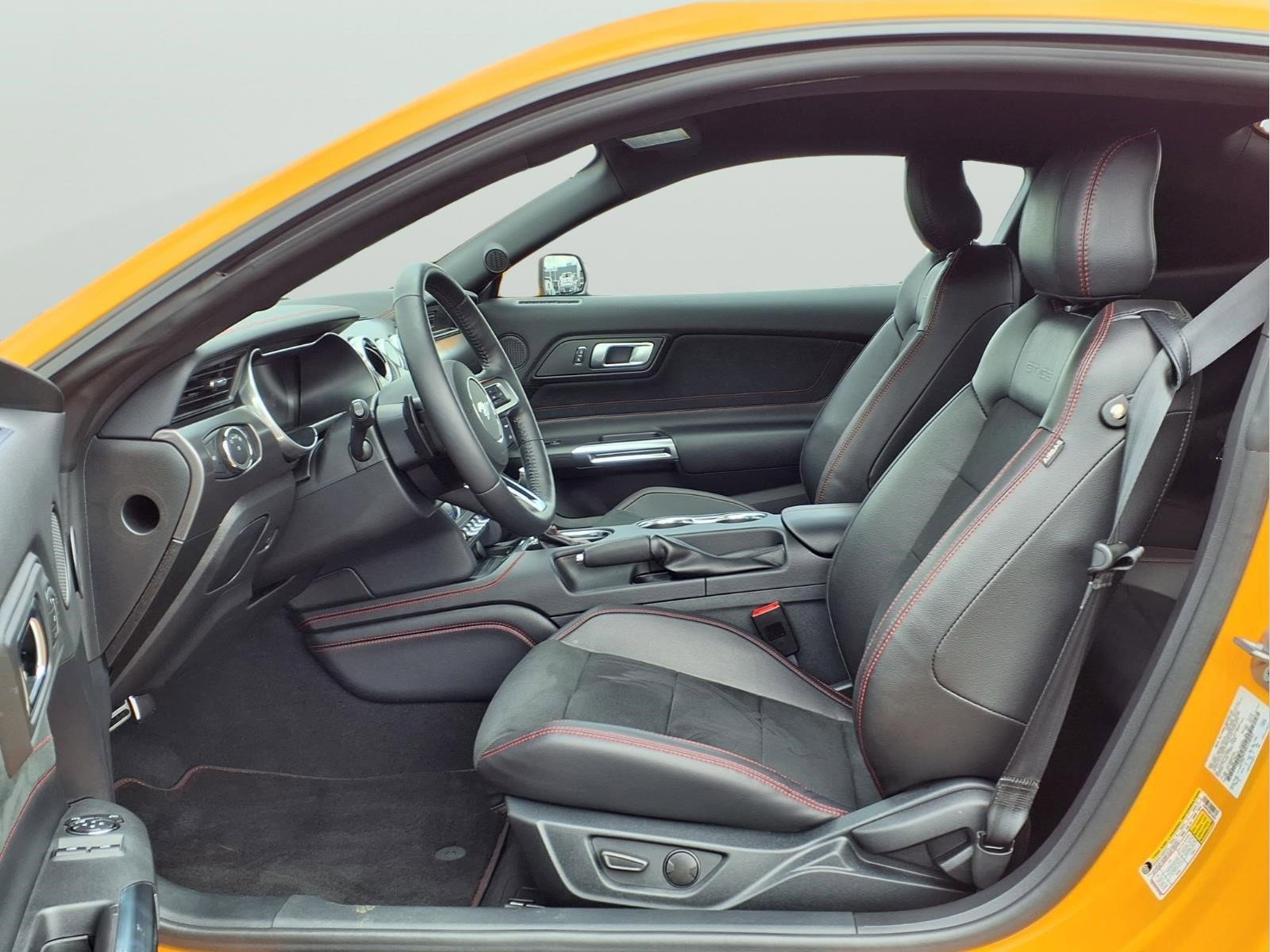 Used 2022 Ford Mustang GT Premium w/ GT Performance Package RWD image 12