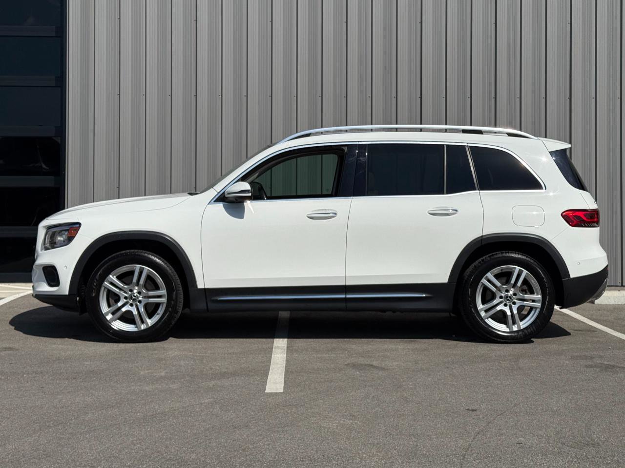 Used 2021 Mercedes-Benz GLB 250 4MATIC image 8