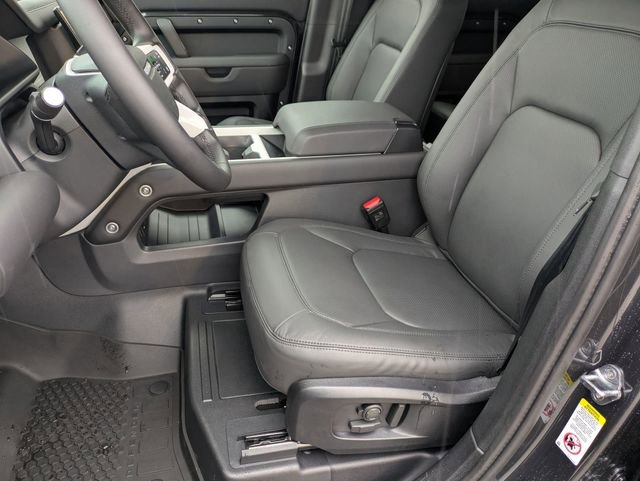 New 2026 Land Rover Defender 110 X-Dynamic SE image 12