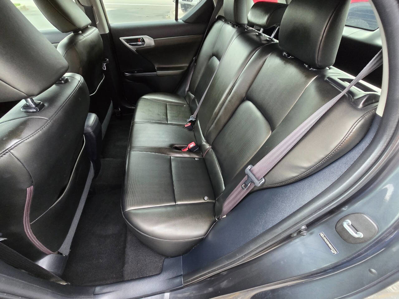 Used 2011 Lexus CT 200h Premium image 21