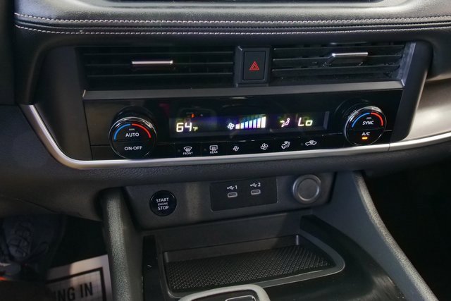 Used 2025 Nissan Rogue SV image 21