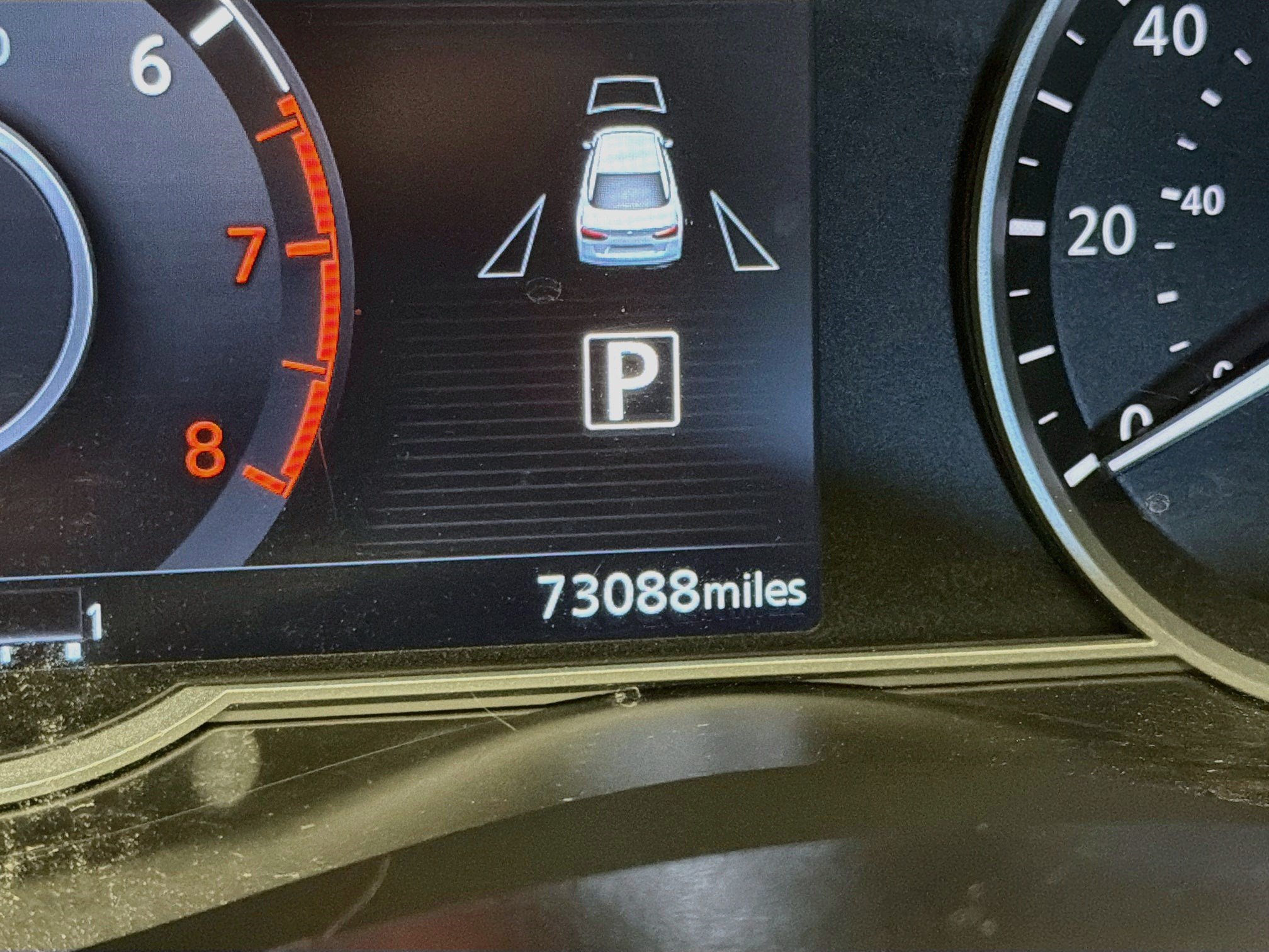 Used 2021 Nissan Versa SV FWD image 8