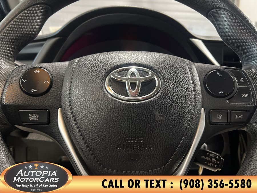 Used 2018 Toyota Corolla LE FWD image 18