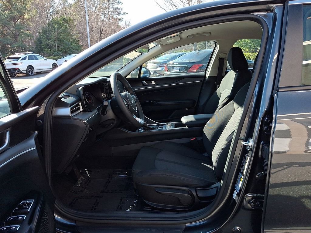 Used 2023 Kia K5 LXS image 11