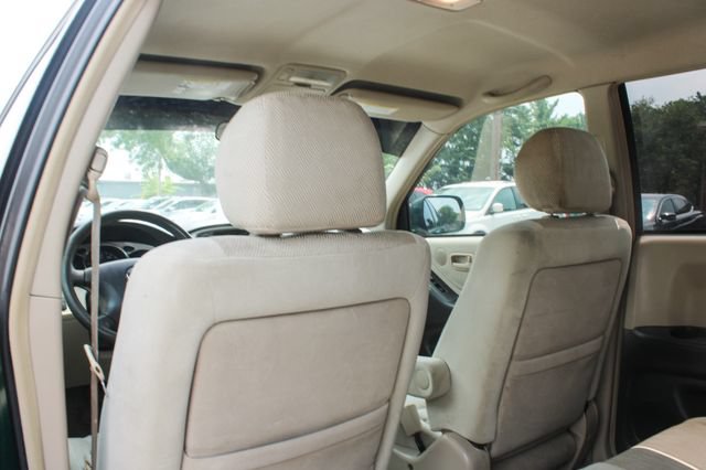 Used 2001 Toyota Highlander 2WD w/ Quick-Order Pkg image 26