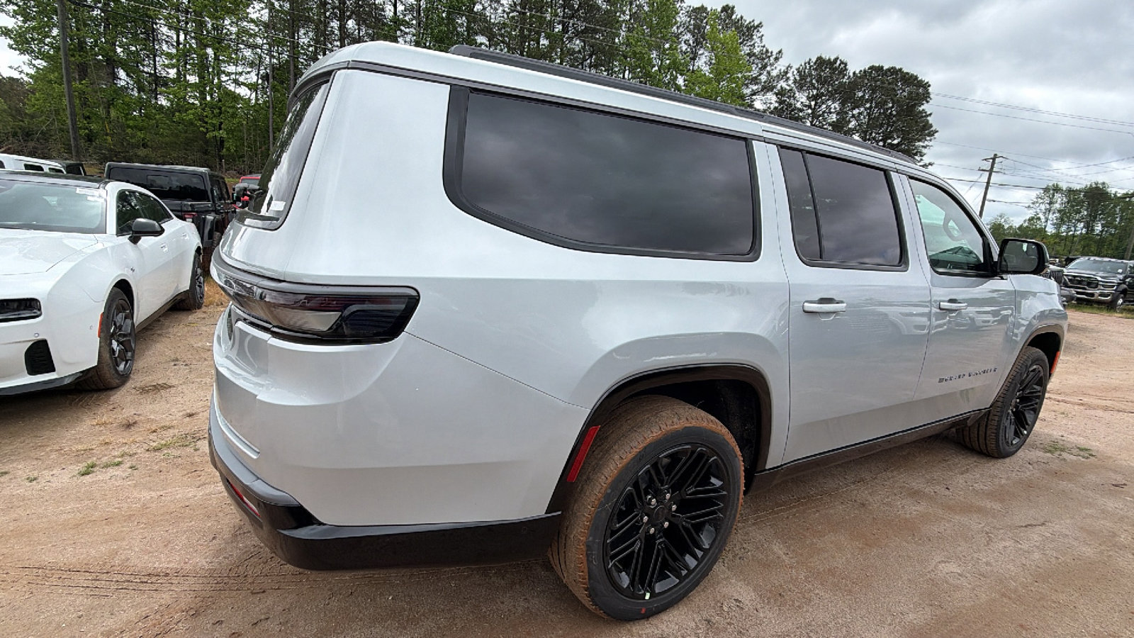 New 2026 Jeep Grand Wagoneer L Limited AWD/4WD image 8