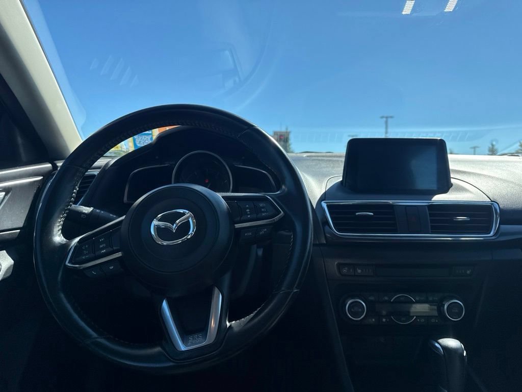 Used 2018 MAZDA MAZDA3 Grand Touring w/ Premium Equipment Package FWD image 11