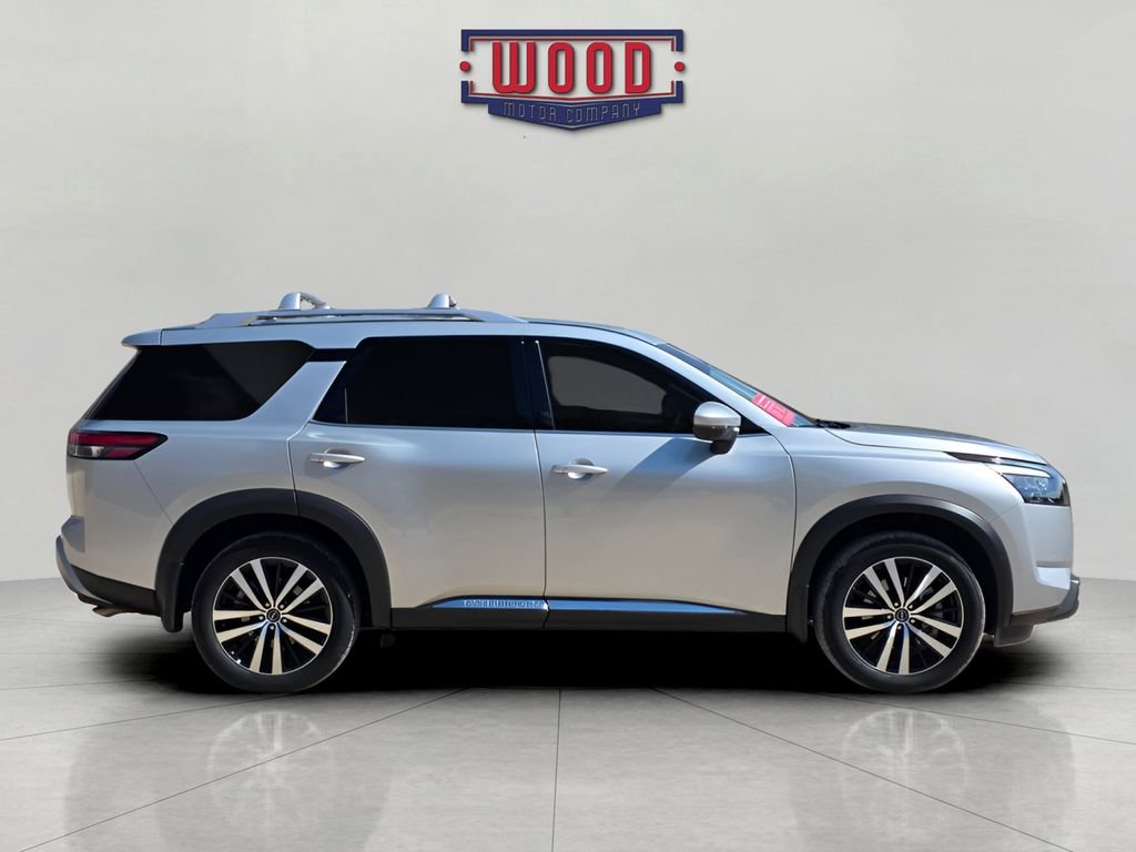 Used 2025 Nissan Pathfinder Platinum w/ Cargo Package image 2