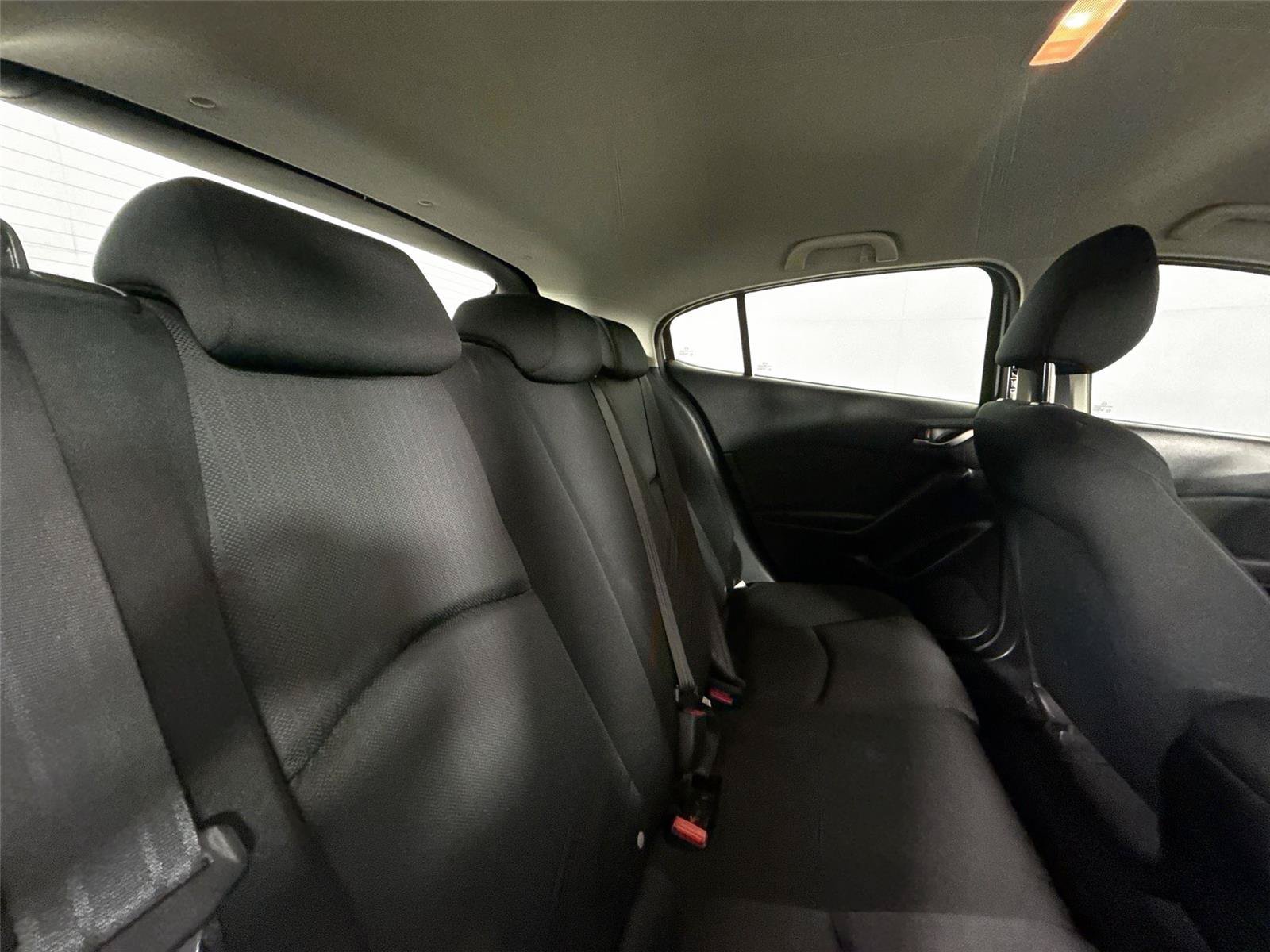 Used 2015 MAZDA MAZDA3 i Sport FWD image 35