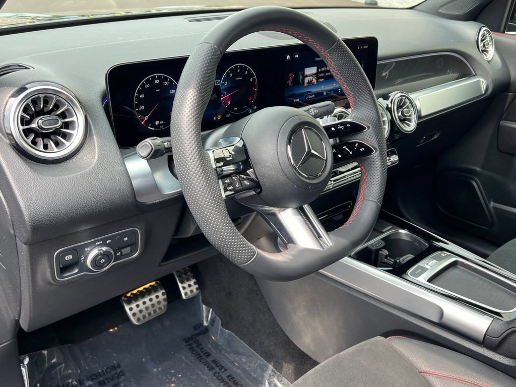 Used 2024 Mercedes-Benz GLB 250 4MATIC image 17