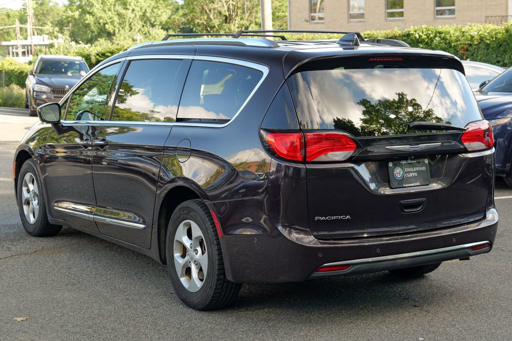 Used 2017 Chrysler Pacifica Touring-L Plus w/ Advanced Safetytec Group FWD image 5