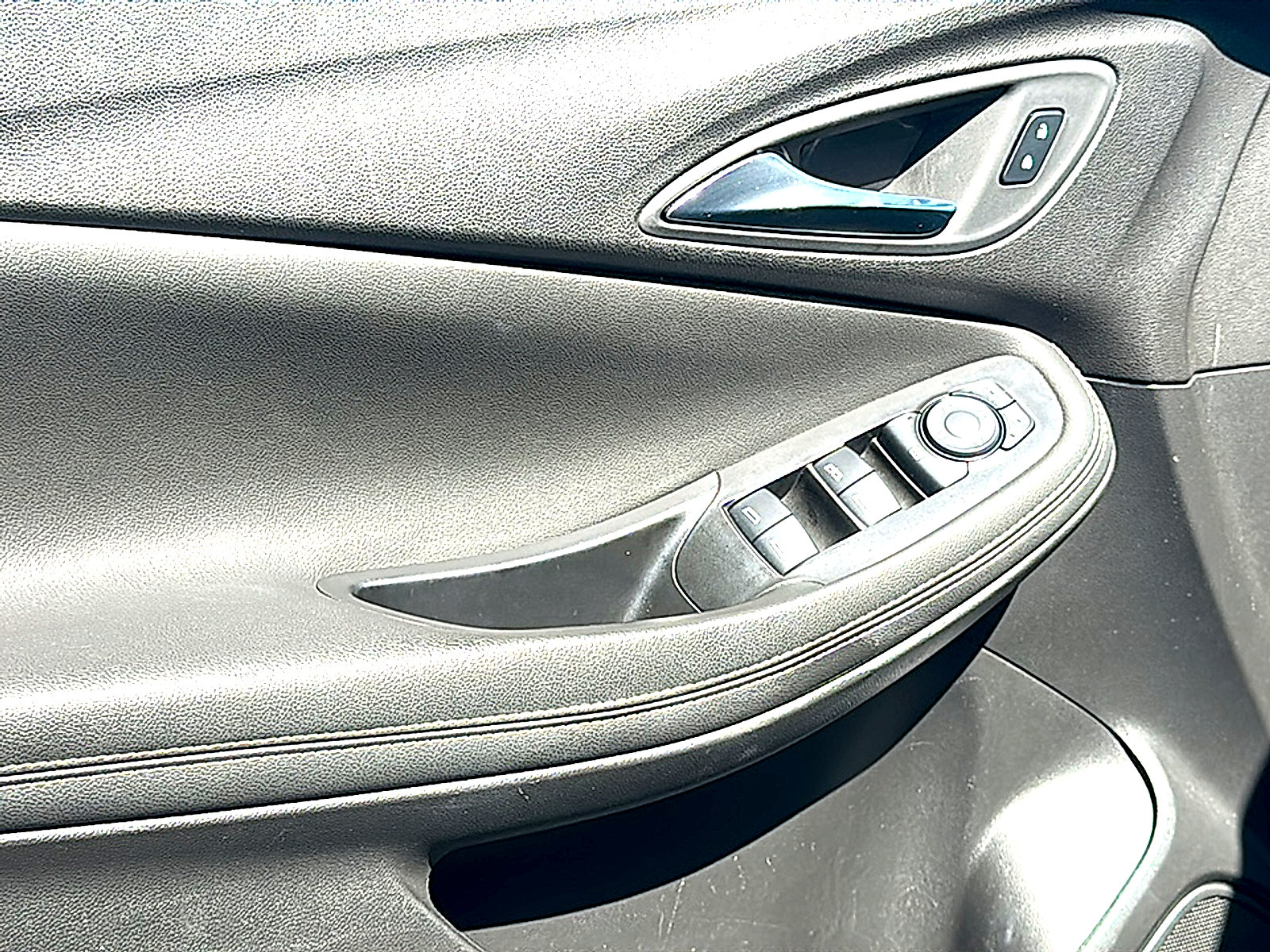 Used 2024 Buick Encore GX Sport Touring image 16