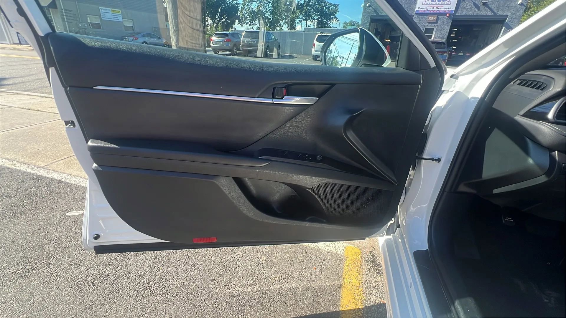 Used 2023 Toyota Camry SE image 21