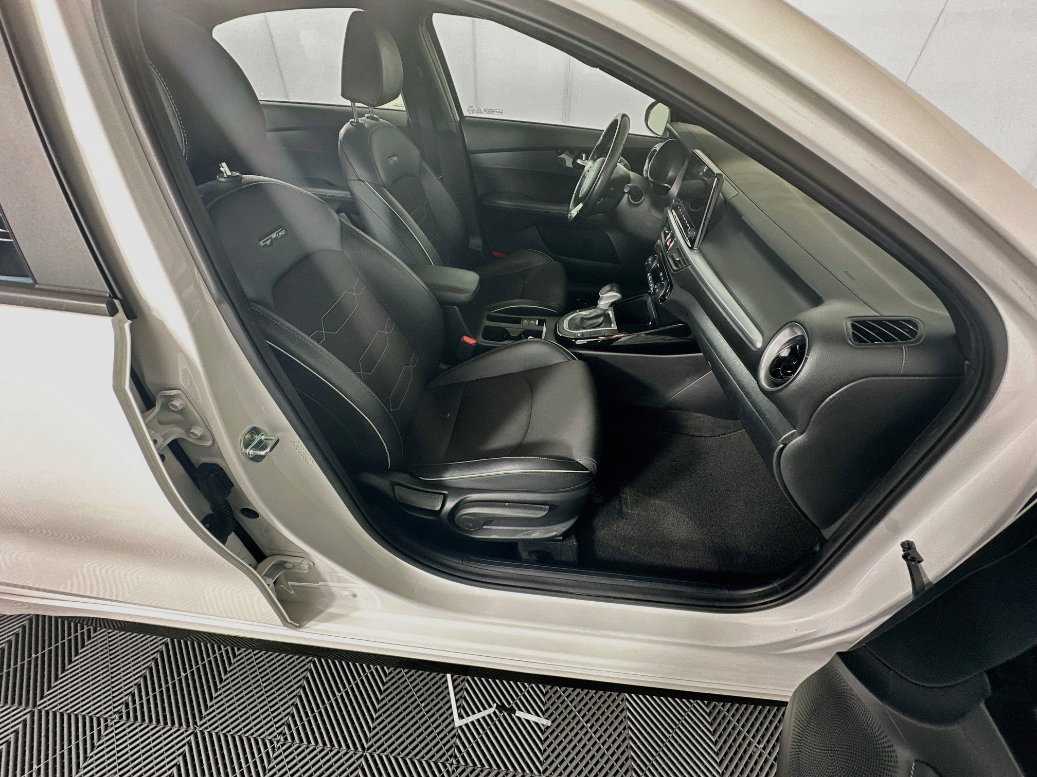 Used 2022 Kia Forte GT-Line w/ GT-Line Technology Package FWD image 30