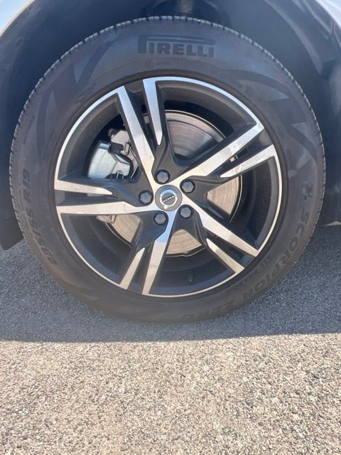 Used 2021 Volvo XC60 T8 R-Design w/ Advanced Package AWD/4WD image 36