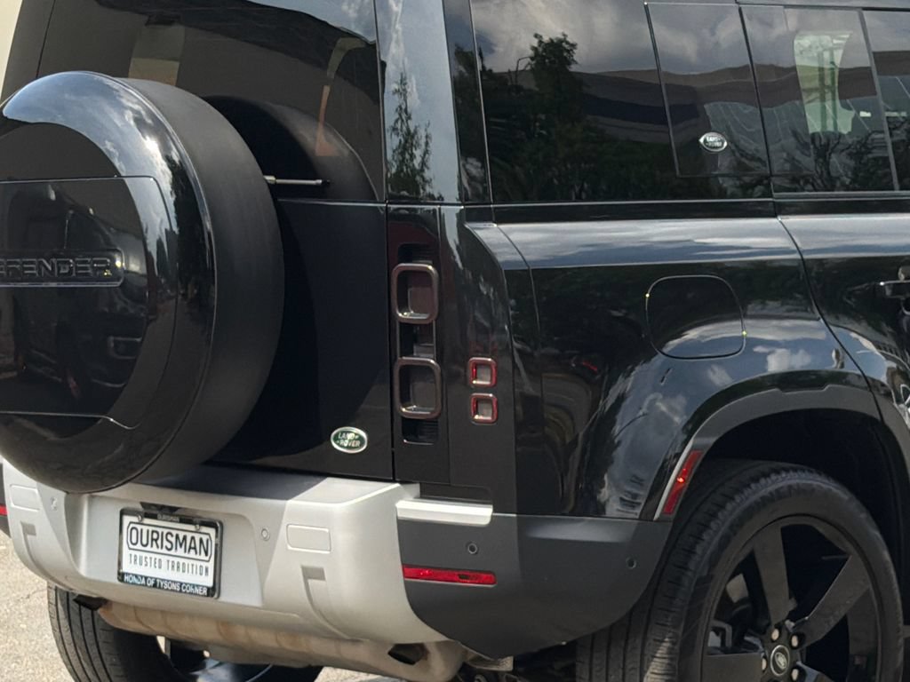 Used 2023 Land Rover Defender 110 S AWD/4WD image 7