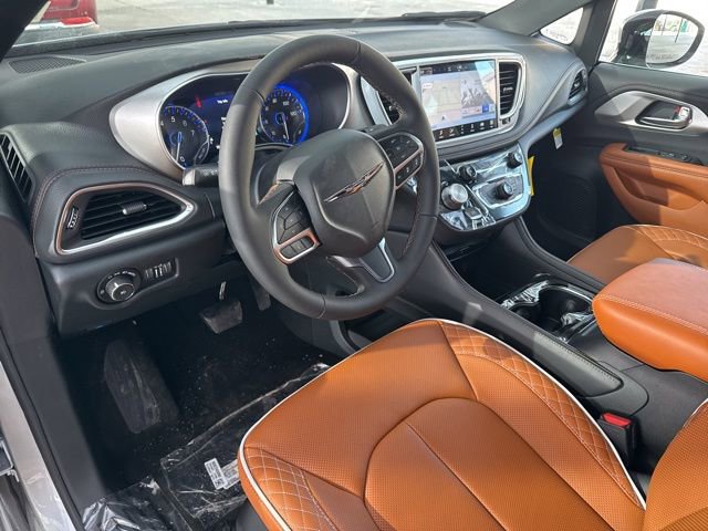 New 2026 Chrysler Pacifica Pinnacle FWD image 17