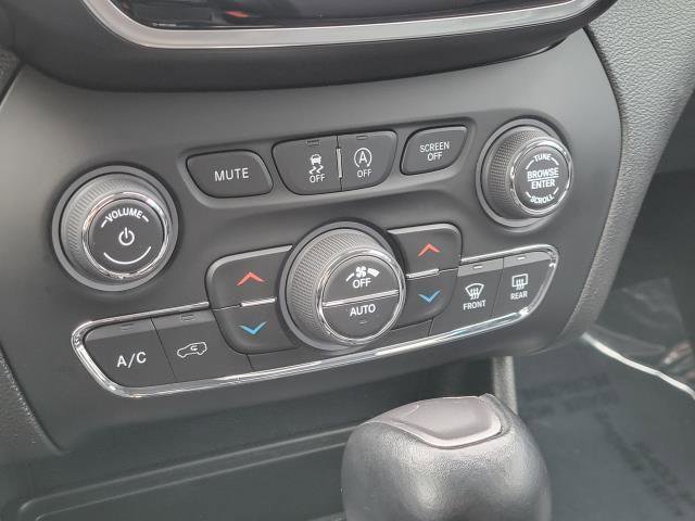 Used 2021 Jeep Cherokee Limited w/ Mopar Interior Package image 19