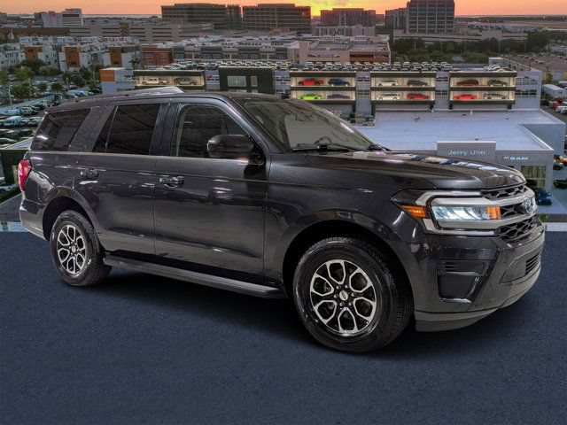 Used 2024 Ford Expedition XLT RWD image 1