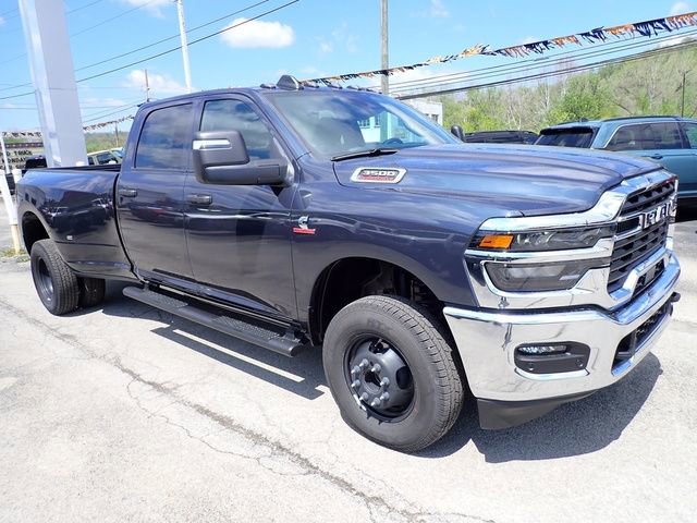 New 2026 RAM 3500 Tradesman AWD/4WD image 10