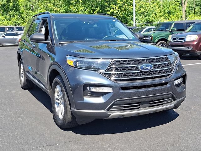 Certified 2022 Ford Explorer XLT w/ Equipment Group 202A AWD/4WD image 2