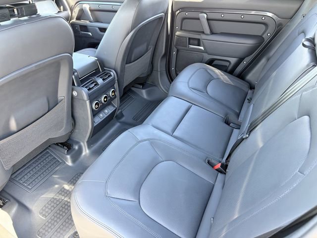 Used 2025 Land Rover Defender 110 X-Dynamic SE image 25