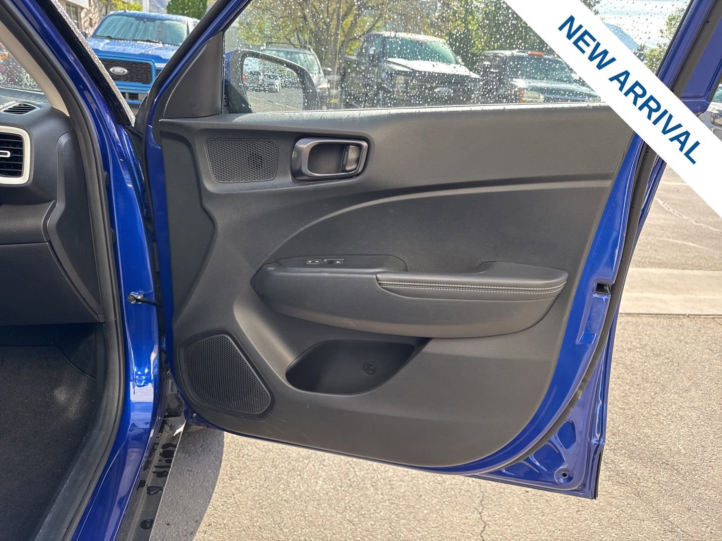 Used 2022 Hyundai Venue Limited image 10