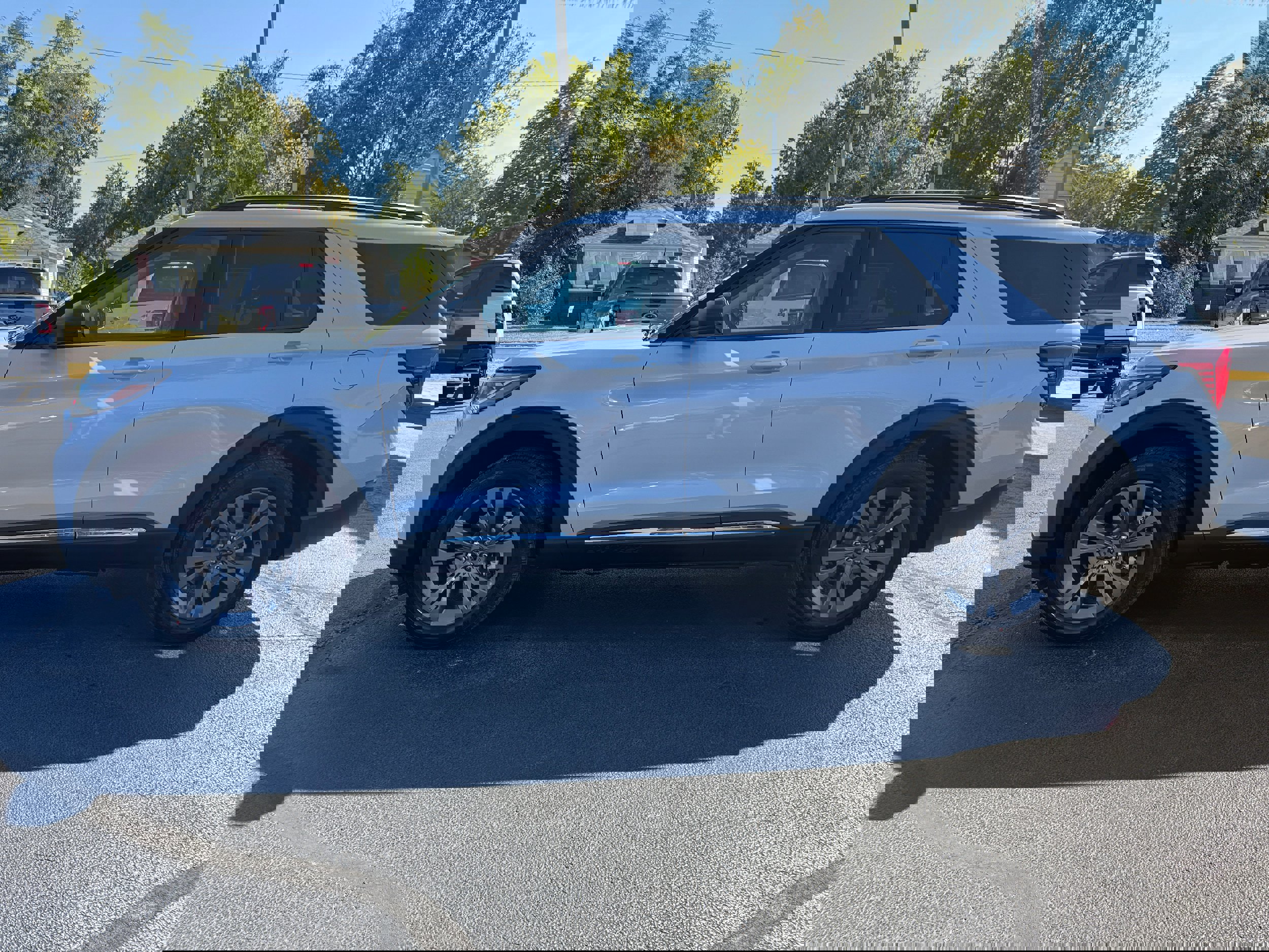 New 2025 Ford Explorer Active image 4