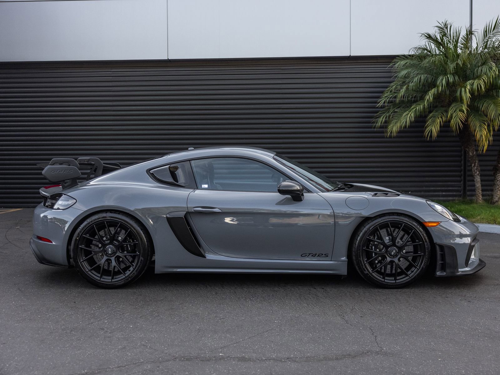 Used 2023 Porsche 718 Cayman GT4 RS RWD image 8