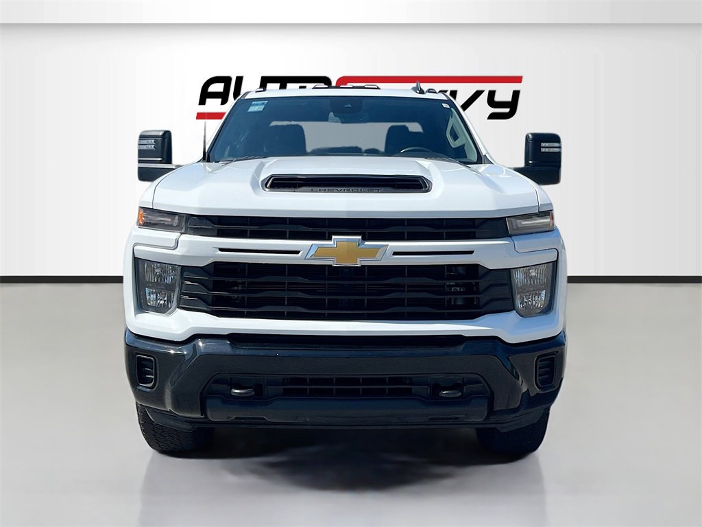Used 2024 Chevrolet Silverado 2500 Custom w/ Custom Value Package image 2