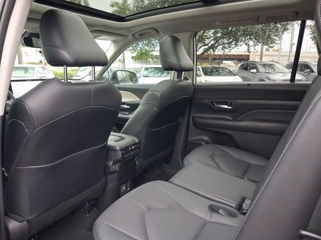 Used 2026 Toyota Grand Highlander AWD image 5