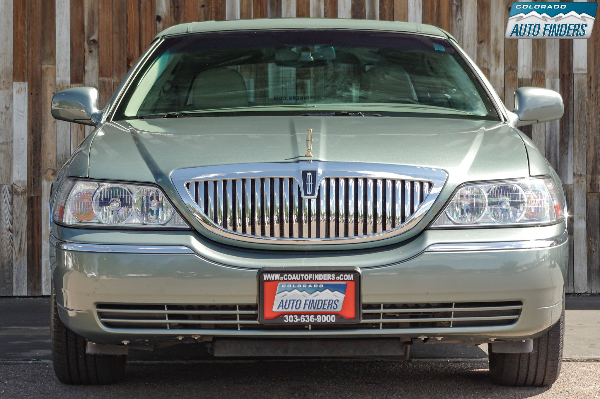 Used 2006 Lincoln Town Car Signature Limited RWD image 6