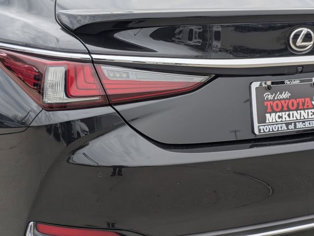 Used 2023 Lexus ES 300h w/ Premium Package image 8