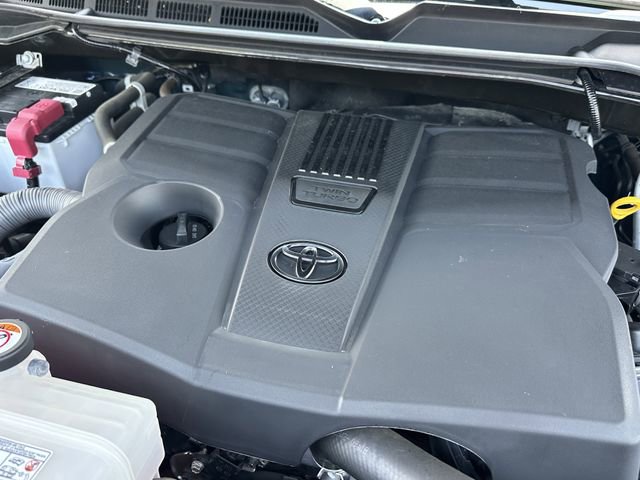 Used 2023 Toyota Tundra Platinum AWD/4WD image 34
