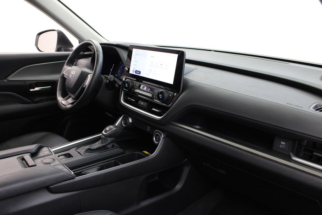 Used 2024 Toyota Grand Highlander Limited image 24