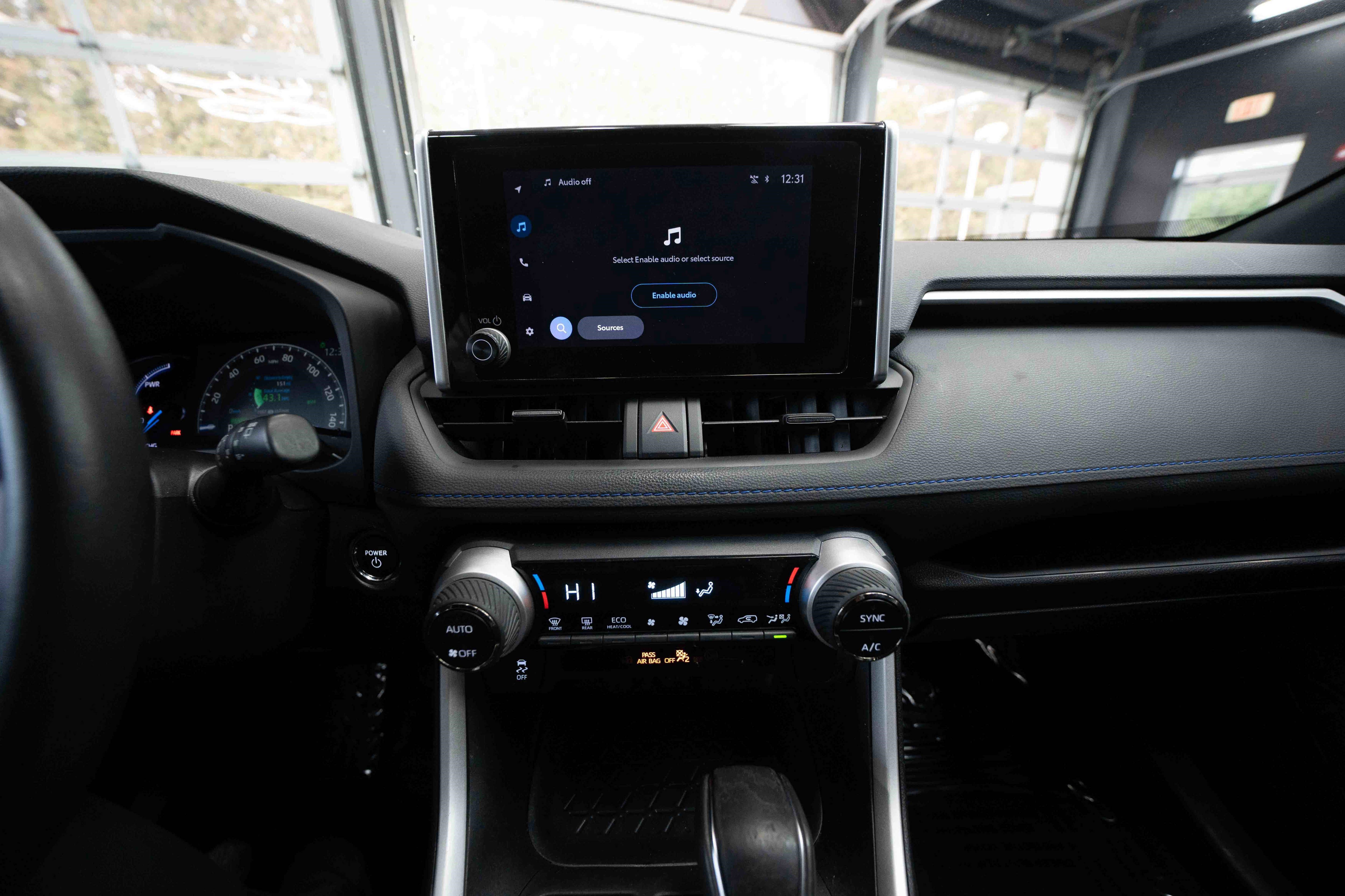 Used 2023 Toyota RAV4 SE image 17