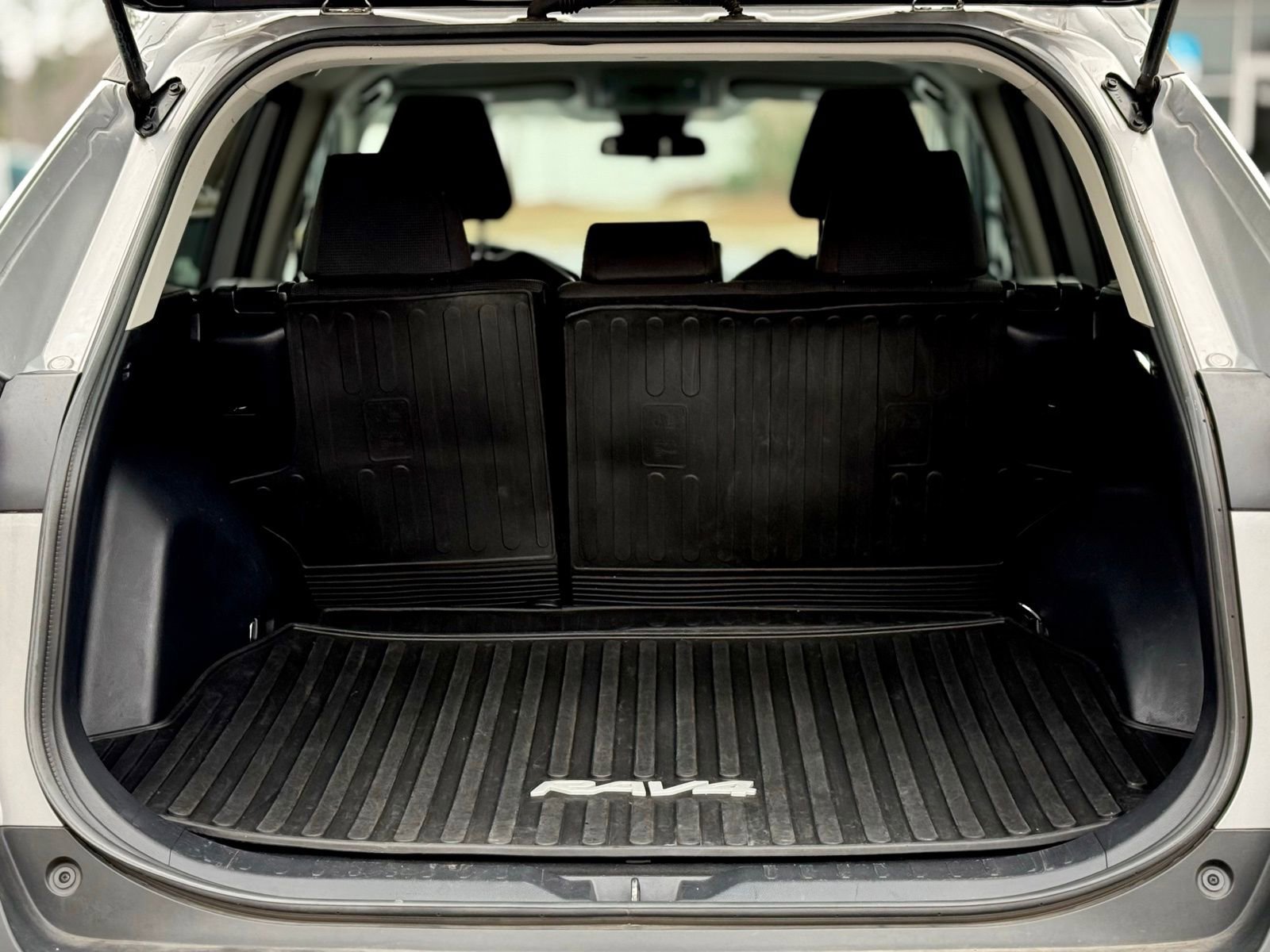 Used 2021 Toyota RAV4 LE image 48